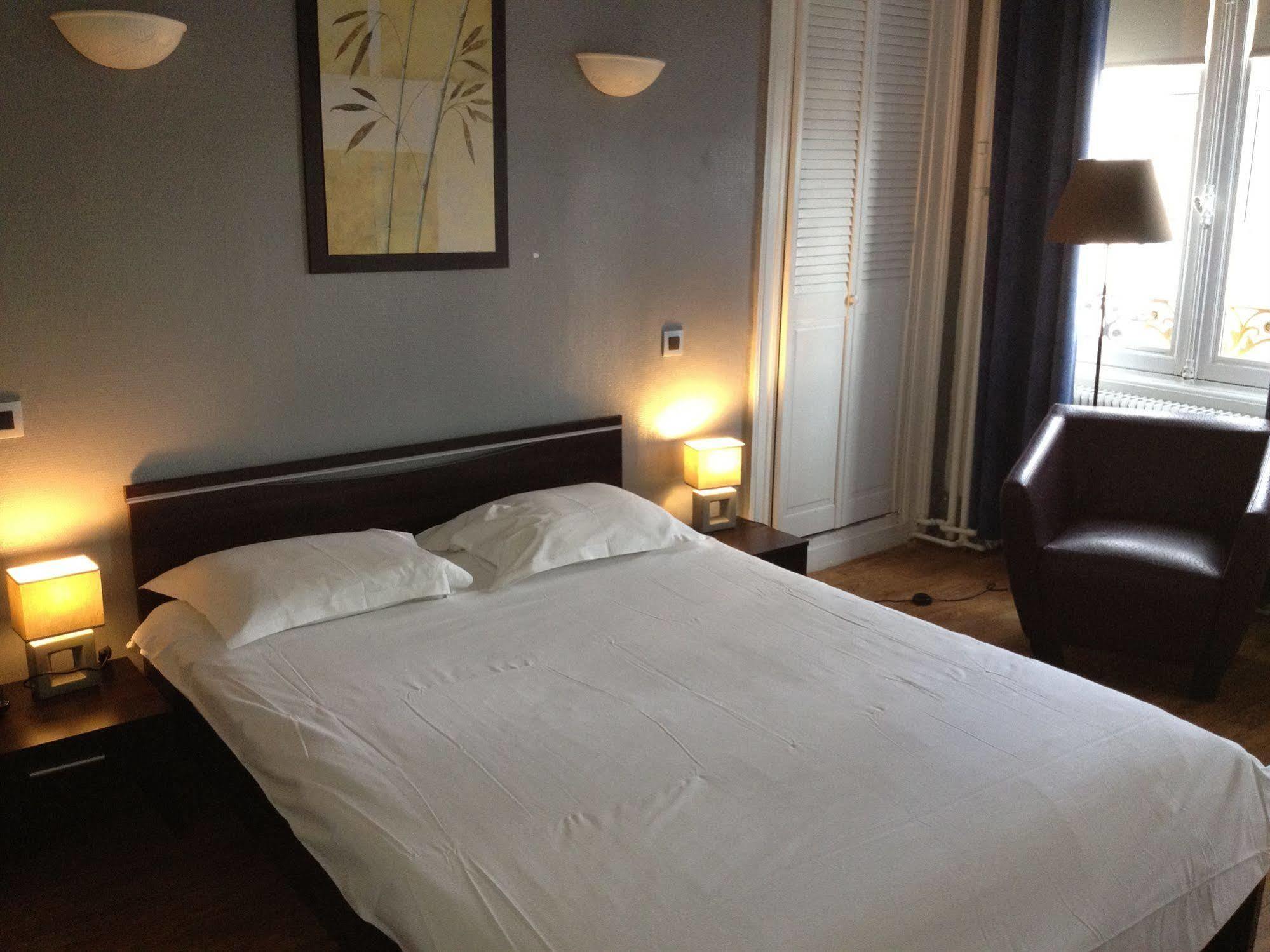 Le Napoleon Hotel Lille Exterior photo